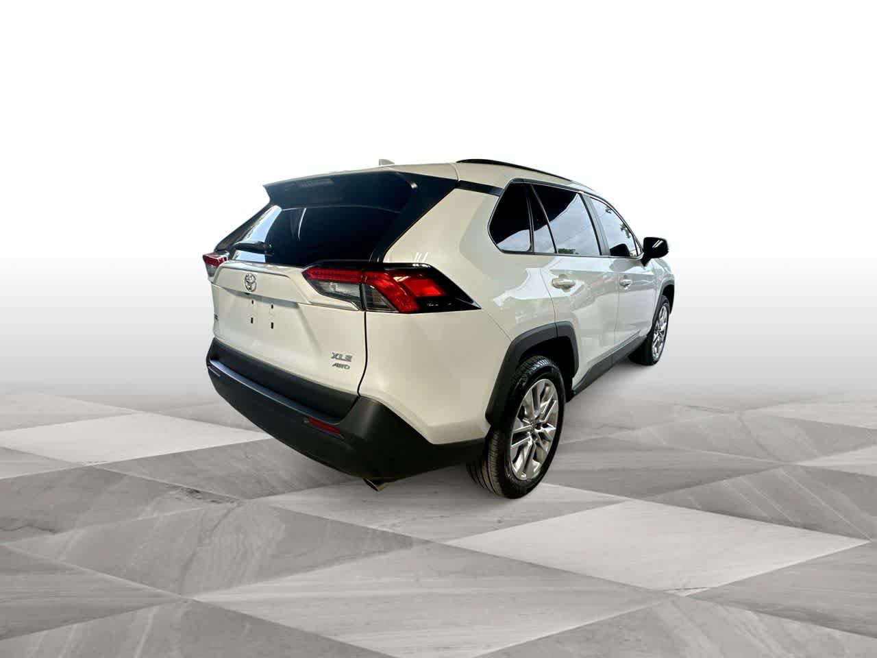 Used 2025 Toyota RAV4 XLE Premium AWD/4WD image 8