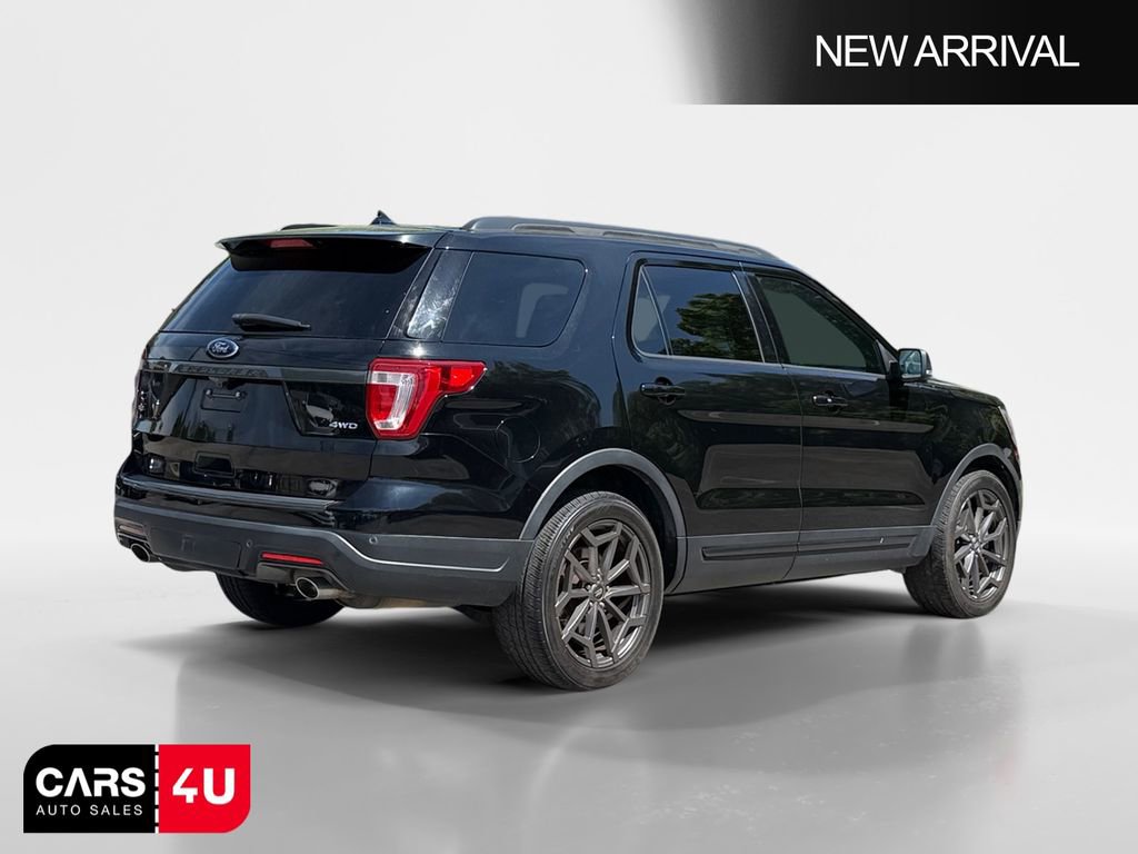 Used 2018 Ford Explorer XLT w/ Equipment Group 202A AWD/4WD image 7