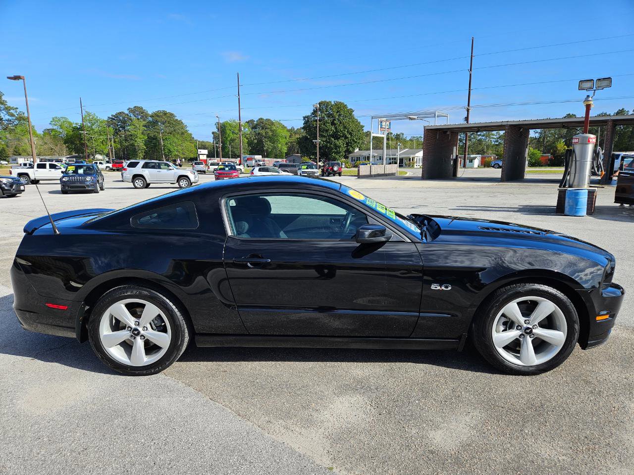 Used 2014 Ford Mustang GT image 6