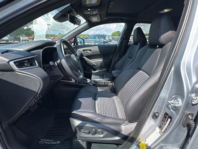 Used 2024 Toyota Corolla Cross AWD Hybrid w/ Convenience Package image 12