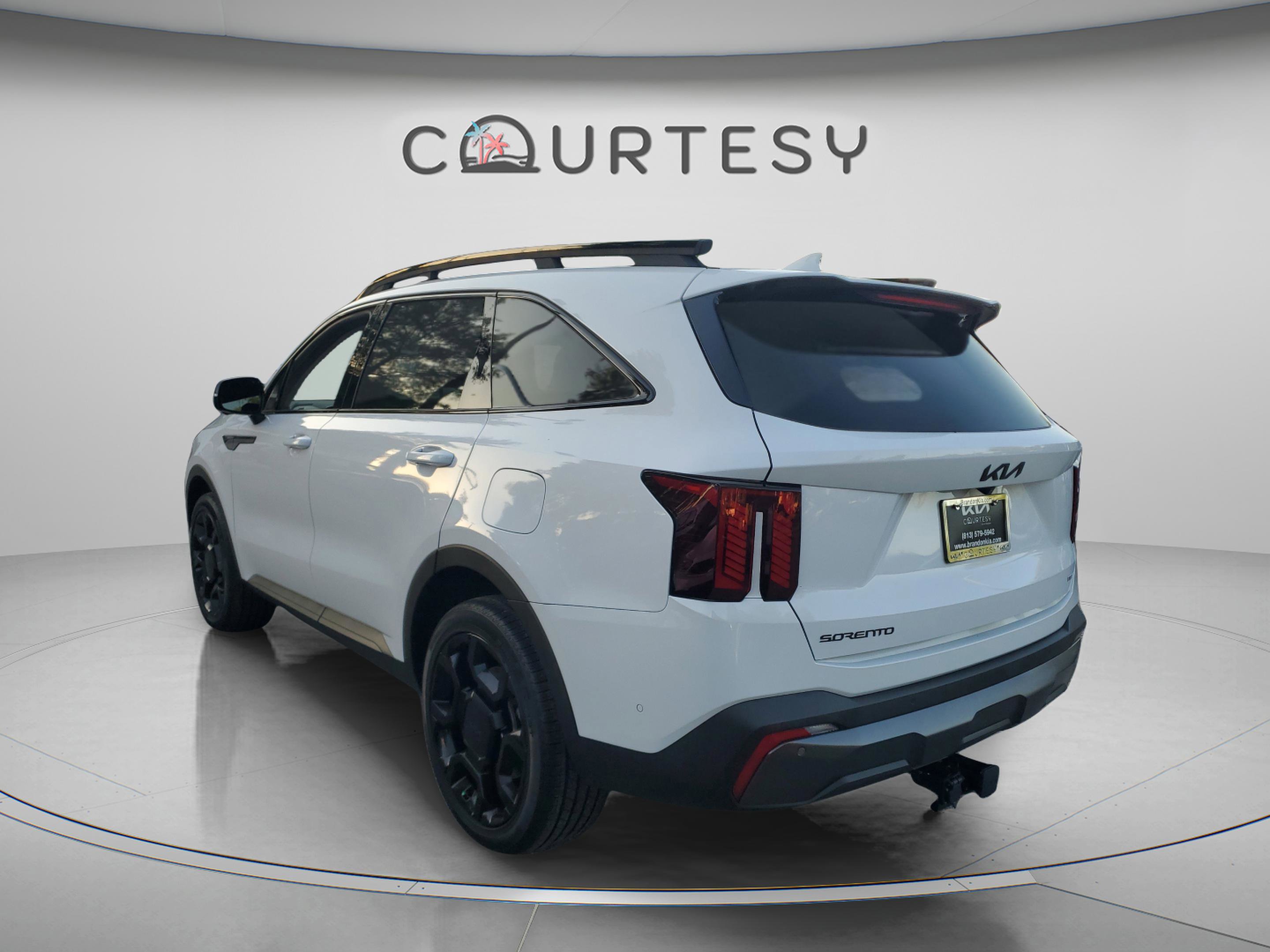 Certified 2025 Kia Sorento SX AWD/4WD image 2