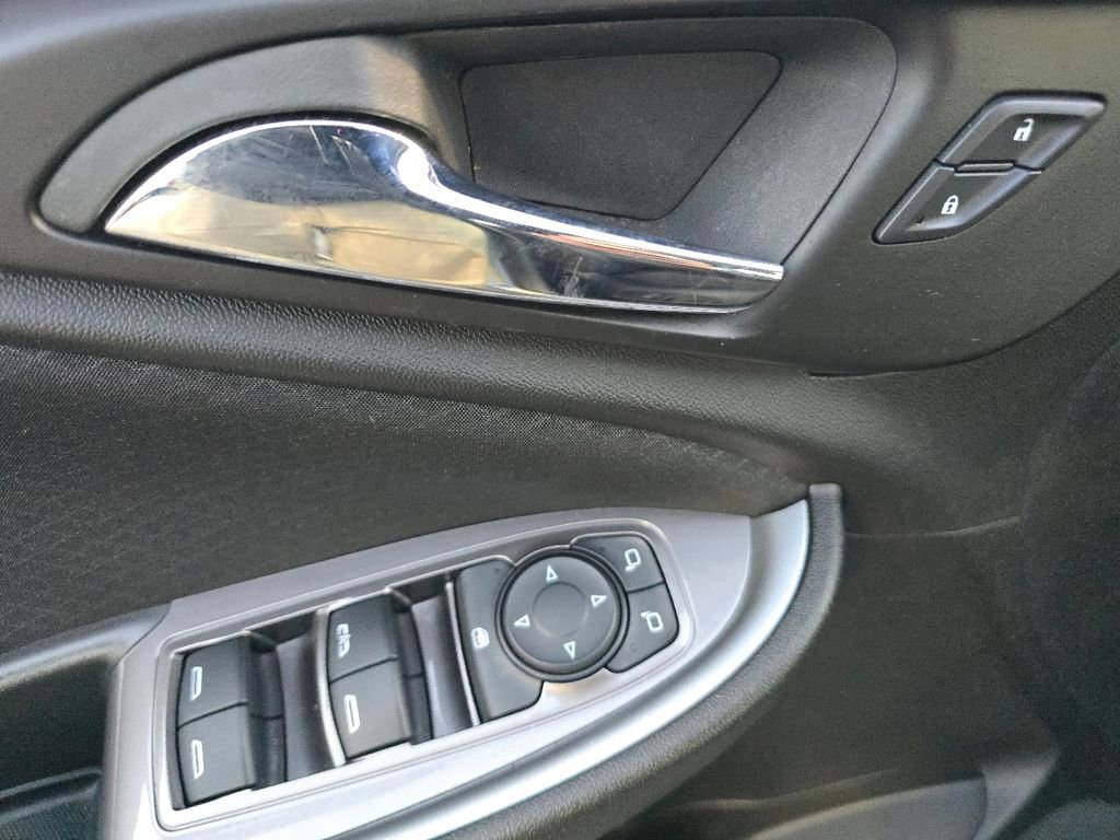 Used 2023 Chevrolet Malibu LT image 25