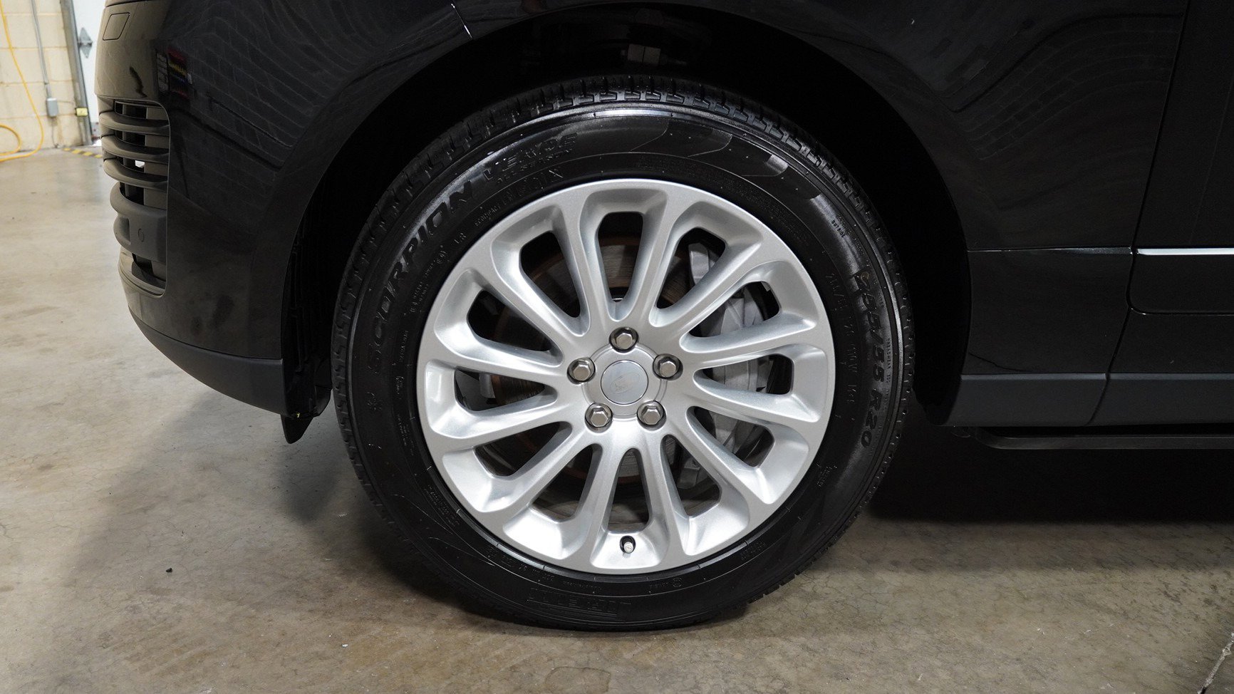 Used 2022 Land Rover Range Rover image 17