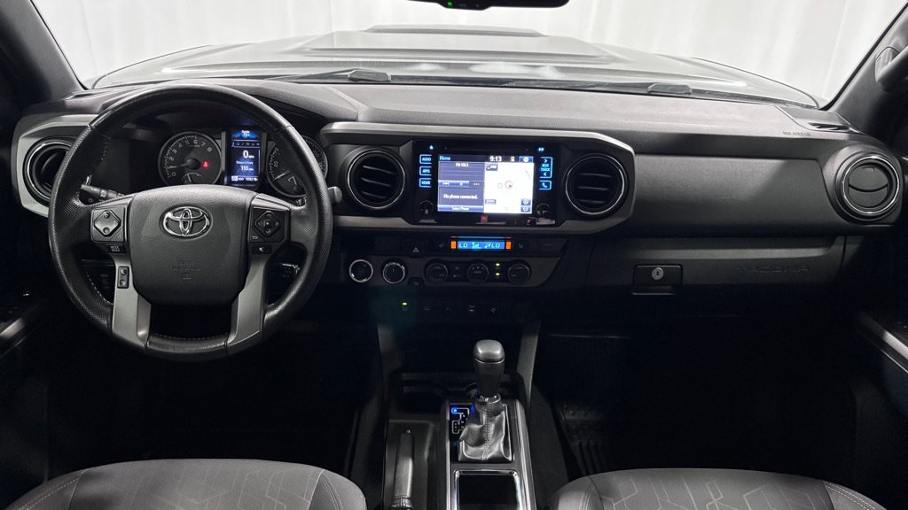 Used 2016 Toyota Tacoma TRD Sport AWD/4WD image 10