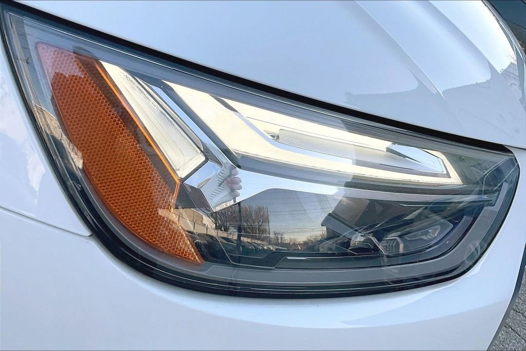 Used 2022 Audi SQ5 Premium w/ Convenience Package image 32