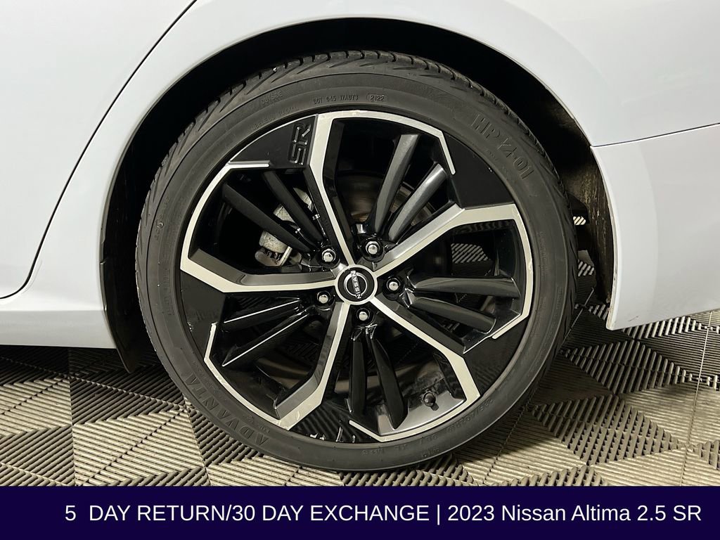 Used 2023 Nissan Altima 2.5 SR FWD image 33
