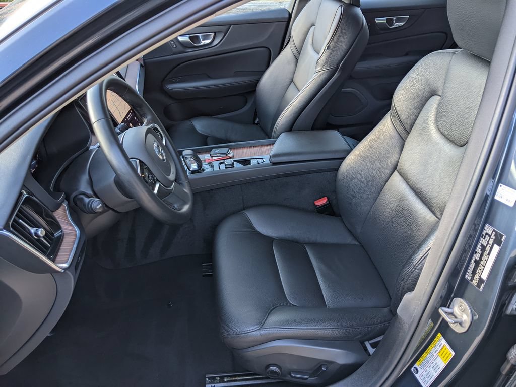 Certified 2024 Volvo S60 B5 Plus AWD/4WD image 11