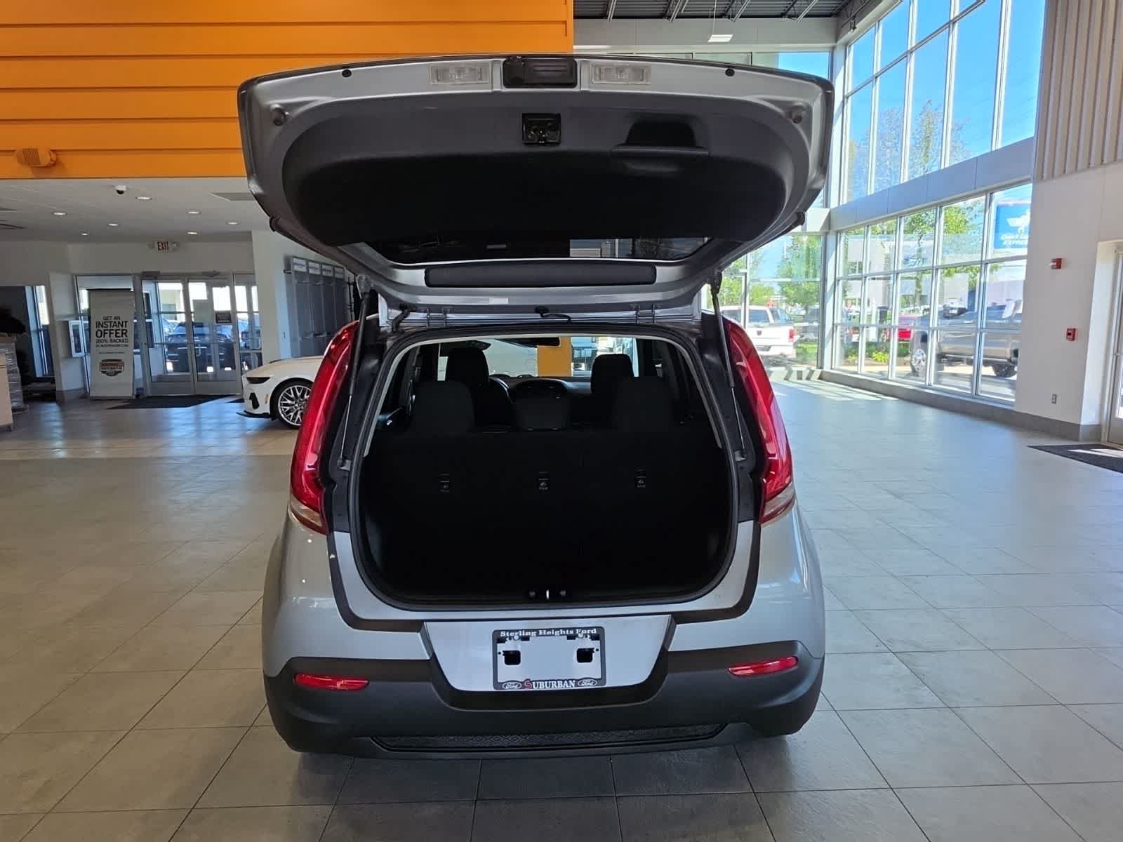 Used 2022 Kia Soul LX FWD image 12