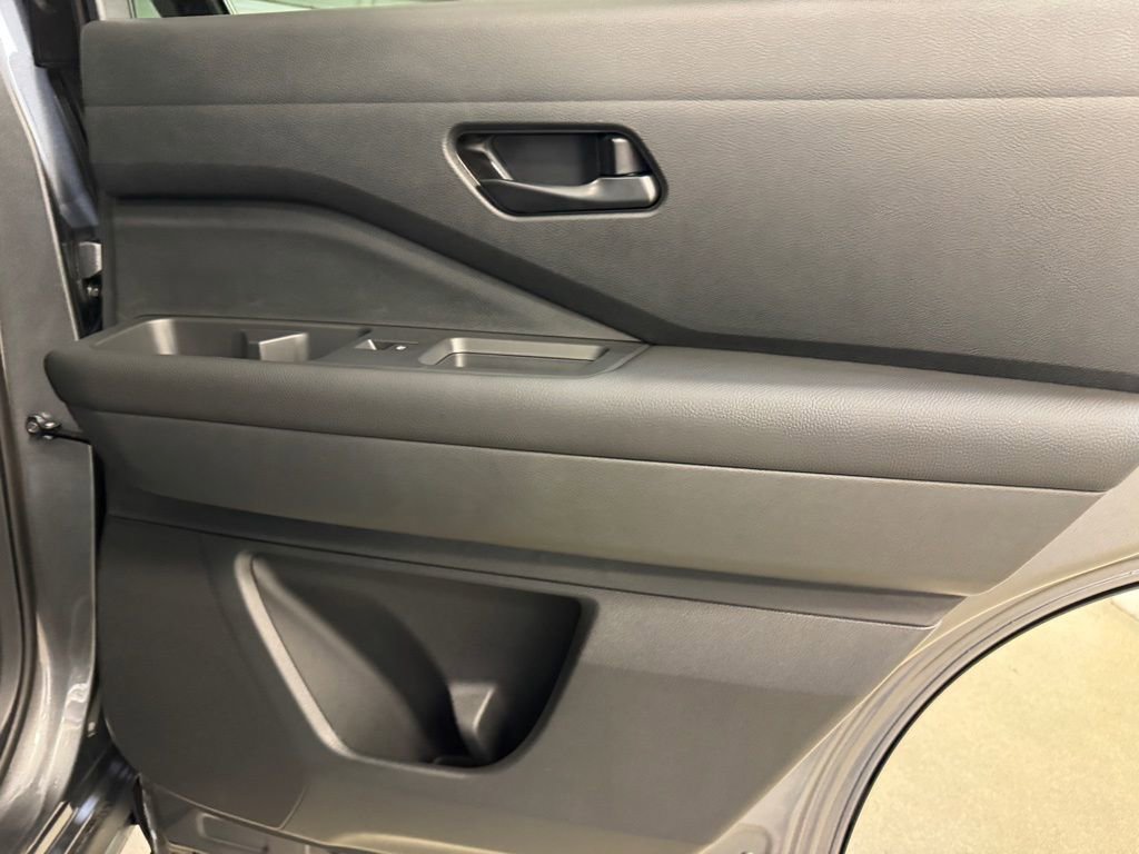 New 2026 Nissan Pathfinder SV image 25