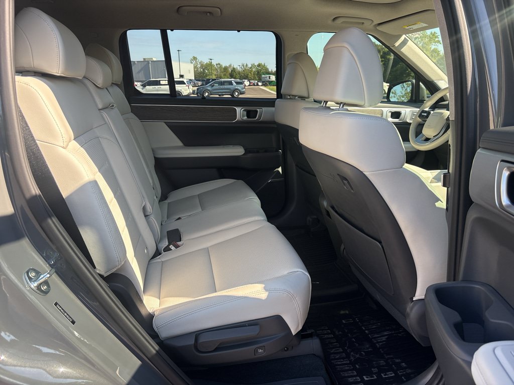 Used 2024 Hyundai Santa Fe Limited FWD image 20