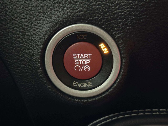 Used 2015 Dodge Challenger SRT Hellcat image 24