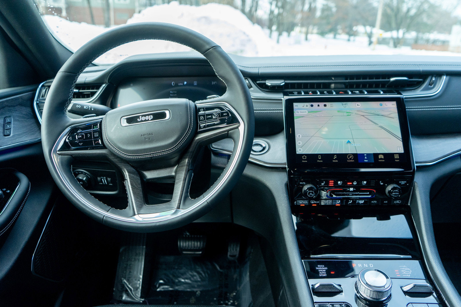 Used 2024 Jeep Grand Cherokee L Overland w/ Trailer Tow Package image 13