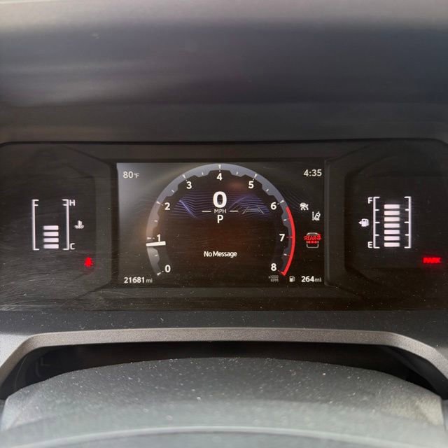 Used 2025 Toyota 4Runner SR5 AWD/4WD image 17