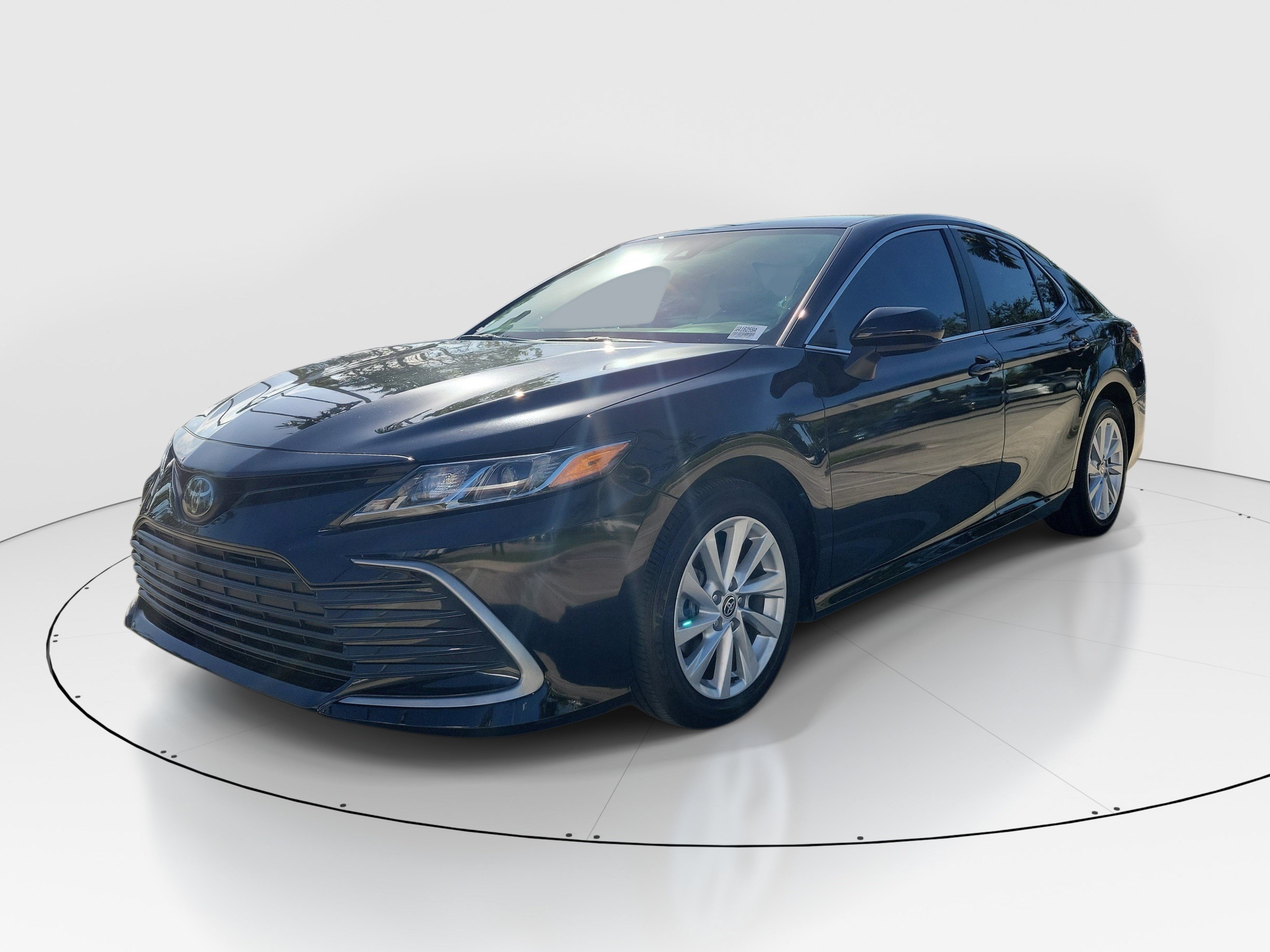 Used 2024 Toyota Camry LE FWD image 3