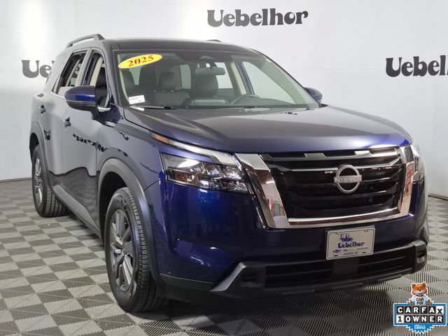 Used 2025 Nissan Pathfinder SV AWD/4WD image 1