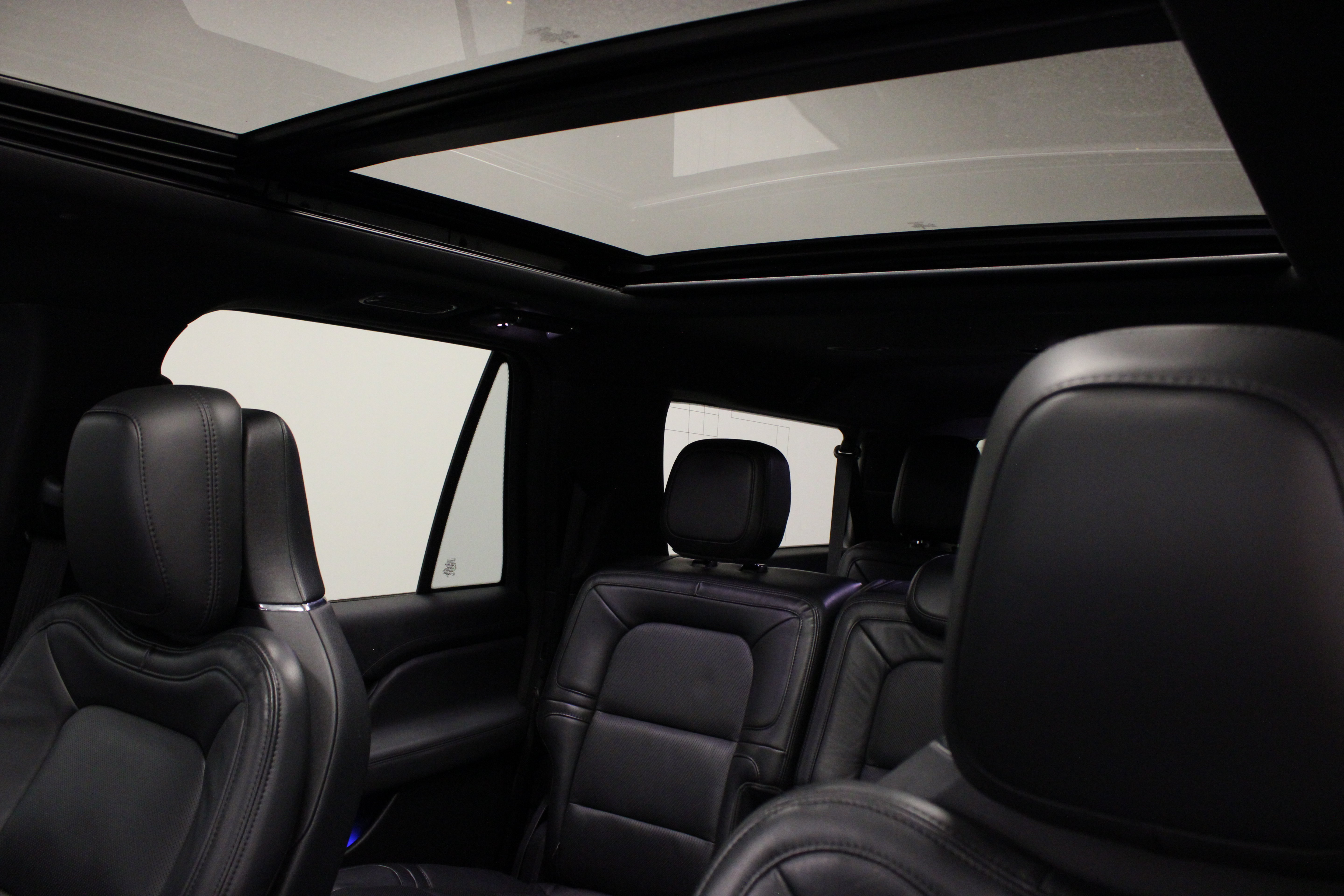 Used 2024 Lincoln Navigator L Reserve AWD/4WD image 10
