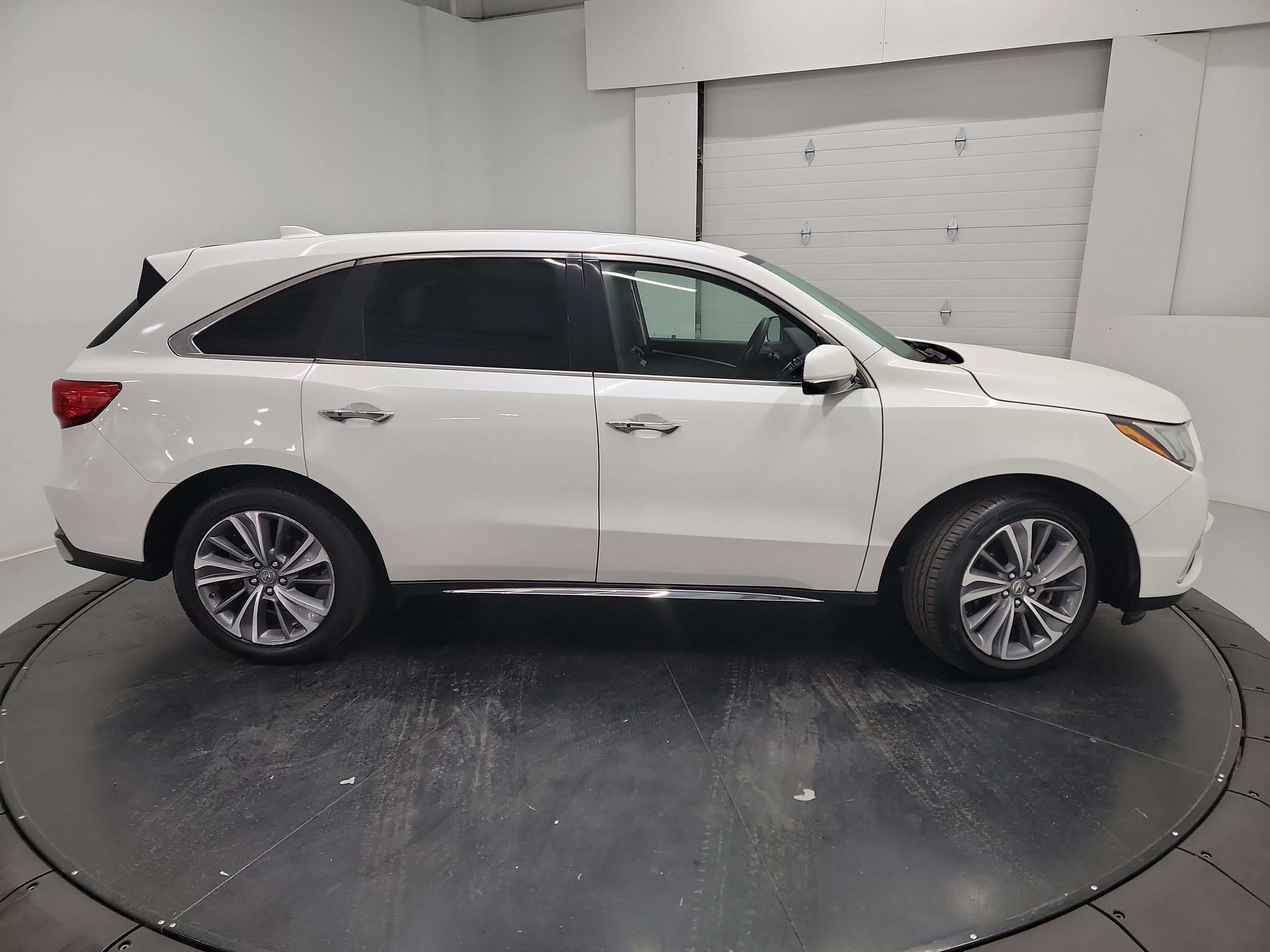 Used 2018 Acura MDX w/ Tech & Entertainment Pkg AWD/4WD image 11