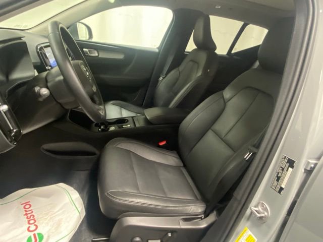 Used 2025 Volvo XC40 B5 Core AWD/4WD image 11