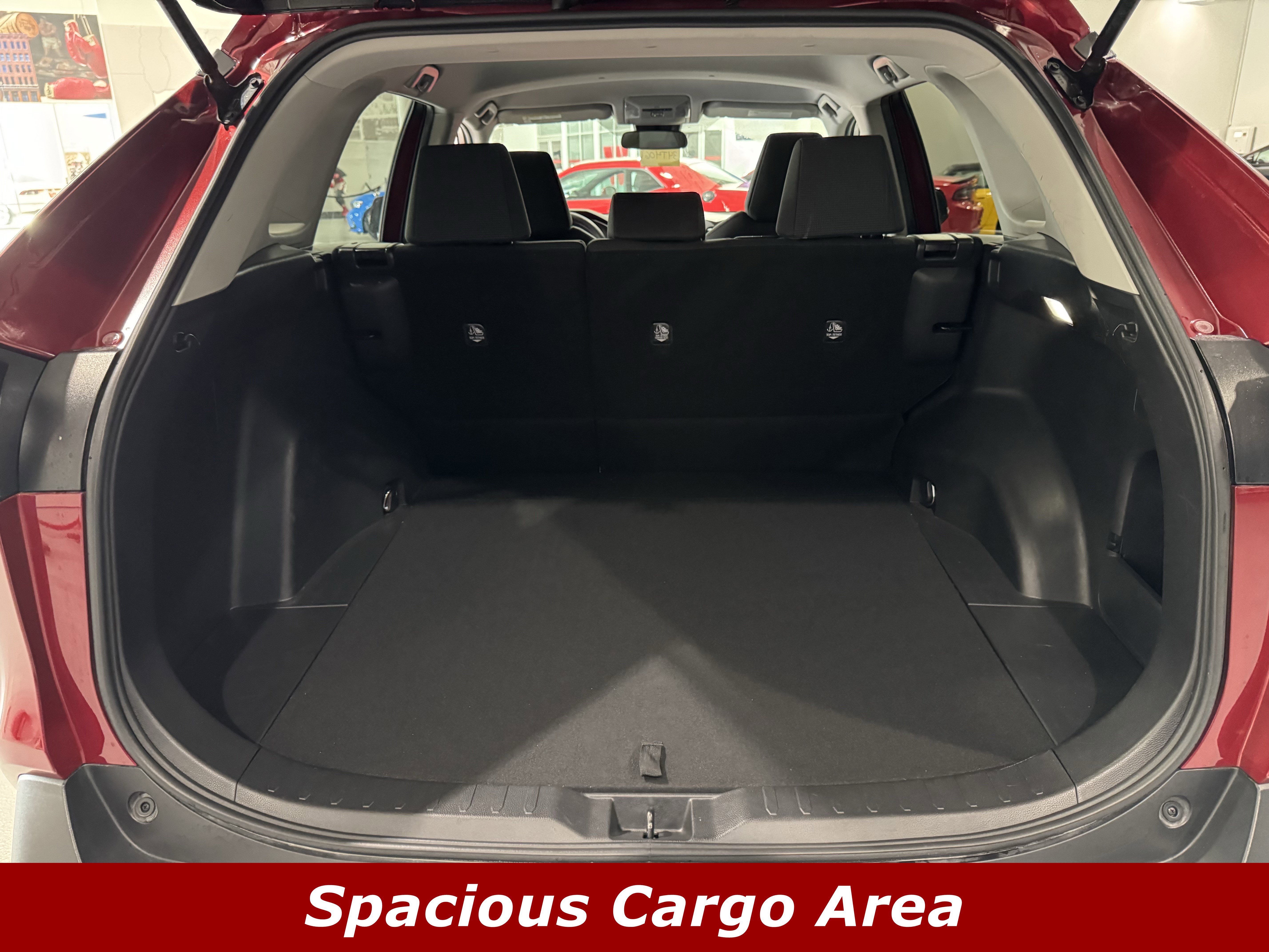 Used 2022 Toyota RAV4 LE image 13