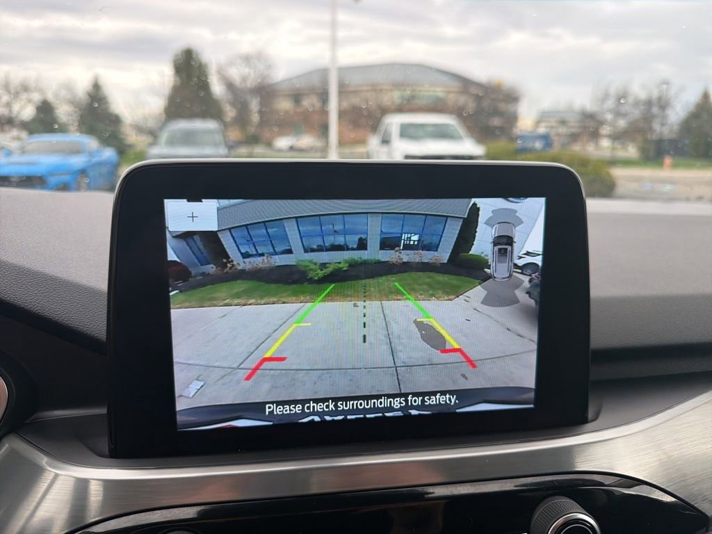 Used 2022 Ford Escape Titanium image 4