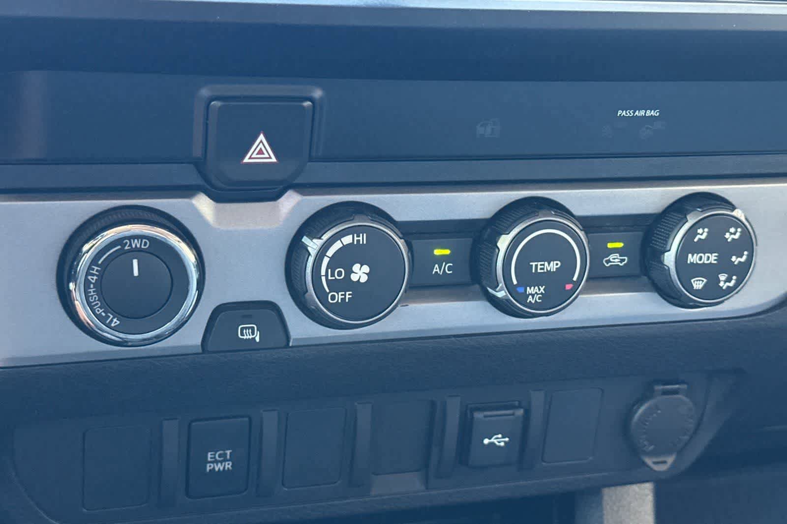 Used 2020 Toyota Tacoma SR AWD/4WD image 20