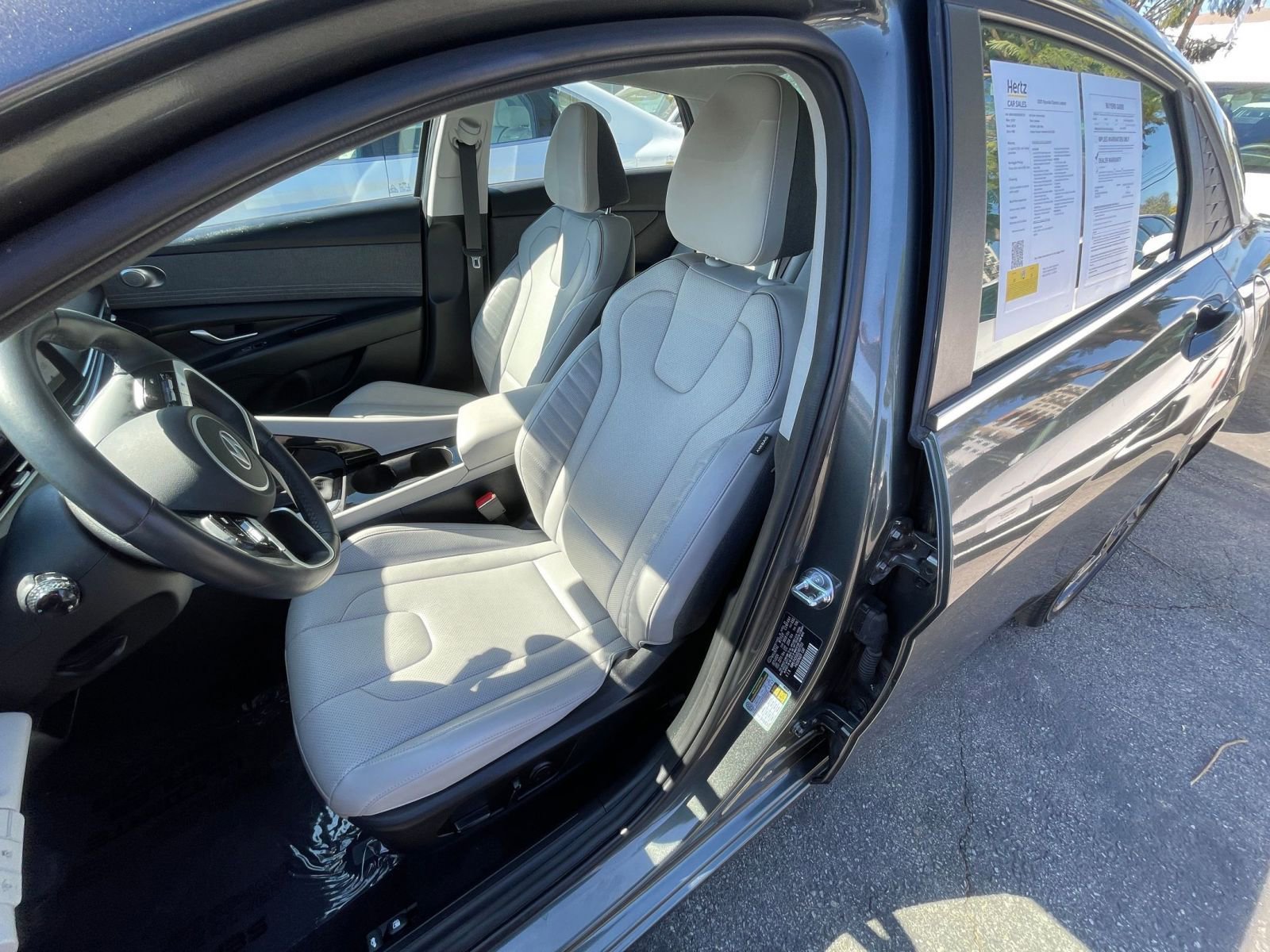 Used 2025 Hyundai Elantra Limited image 39