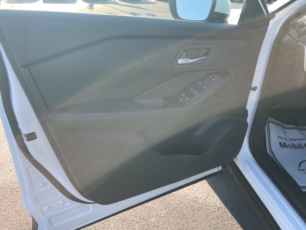 New 2026 Nissan Rogue SV w/ Cold Weather Package AWD/4WD image 12
