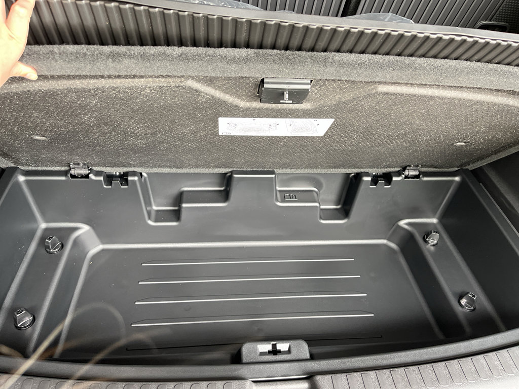 New 2026 Chevrolet Traverse Z71 w/ Enhanced Driving Package AWD/4WD image 9
