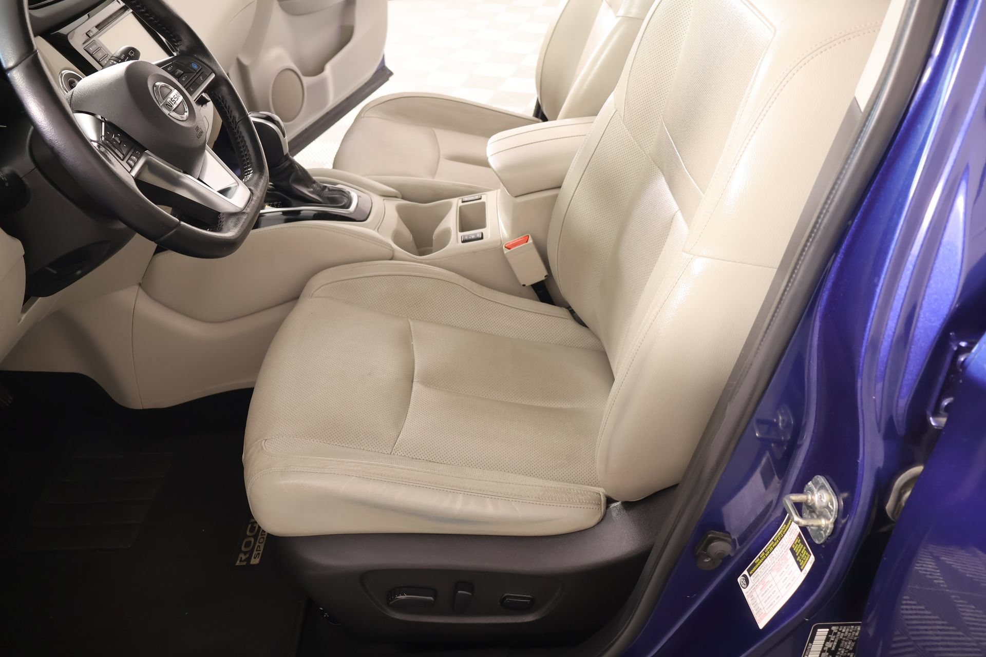 Used 2020 Nissan Rogue Sport SL w/ Premium Package FWD image 12