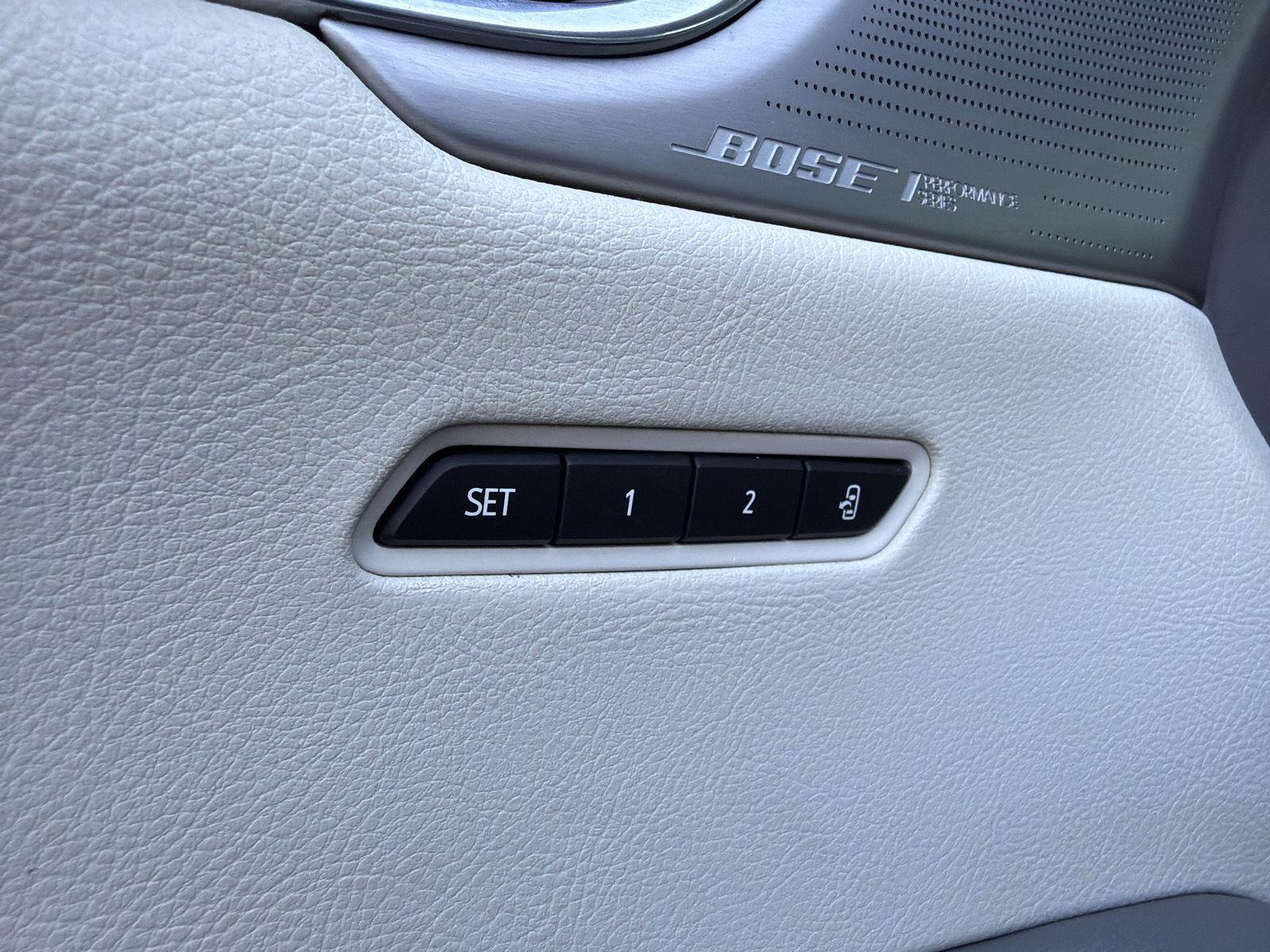 Used 2020 Cadillac XT6 Premium Luxury FWD image 17