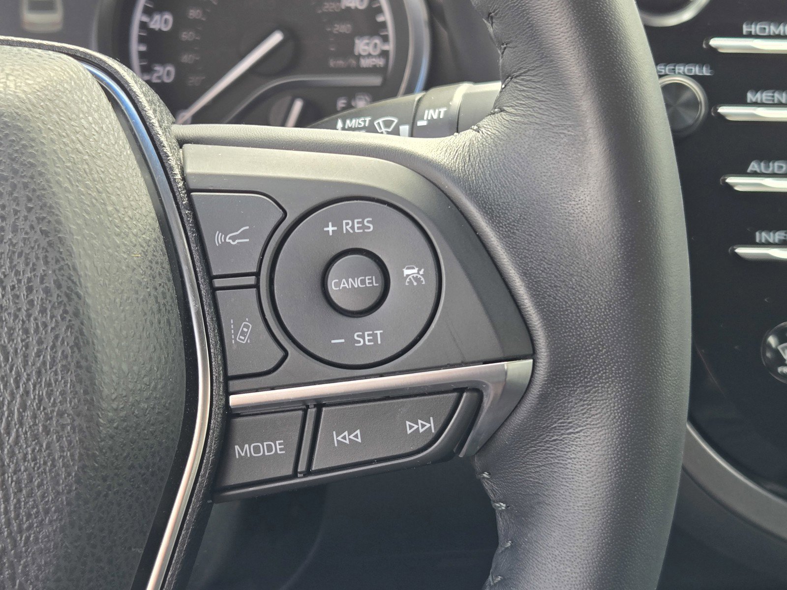 Used 2018 Toyota Camry XLE w/ Audio Package FWD image 24