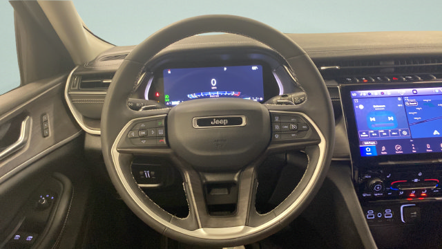 Used 2023 Jeep Grand Cherokee Limited AWD/4WD image 24