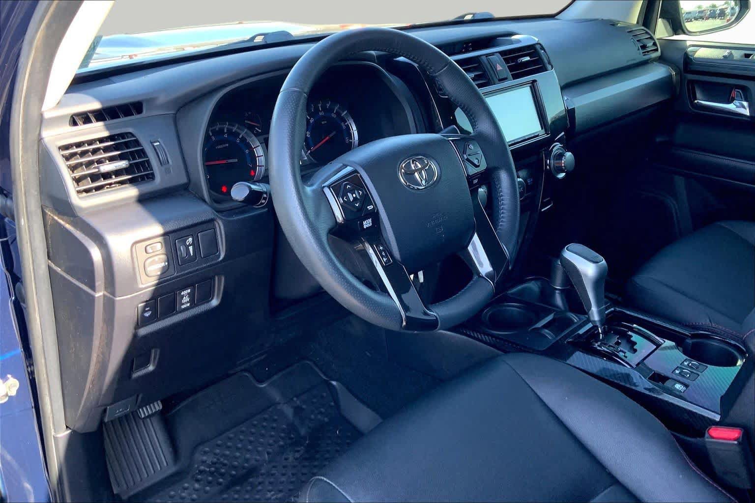Used 2019 Toyota 4Runner TRD Off-Road Premium AWD/4WD image 18