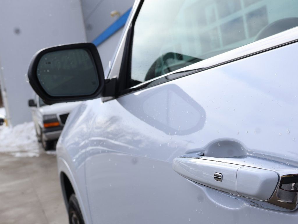 New 2026 GMC Acadia Denali Ultimate w/ LPO, Floor Liner Package image 10