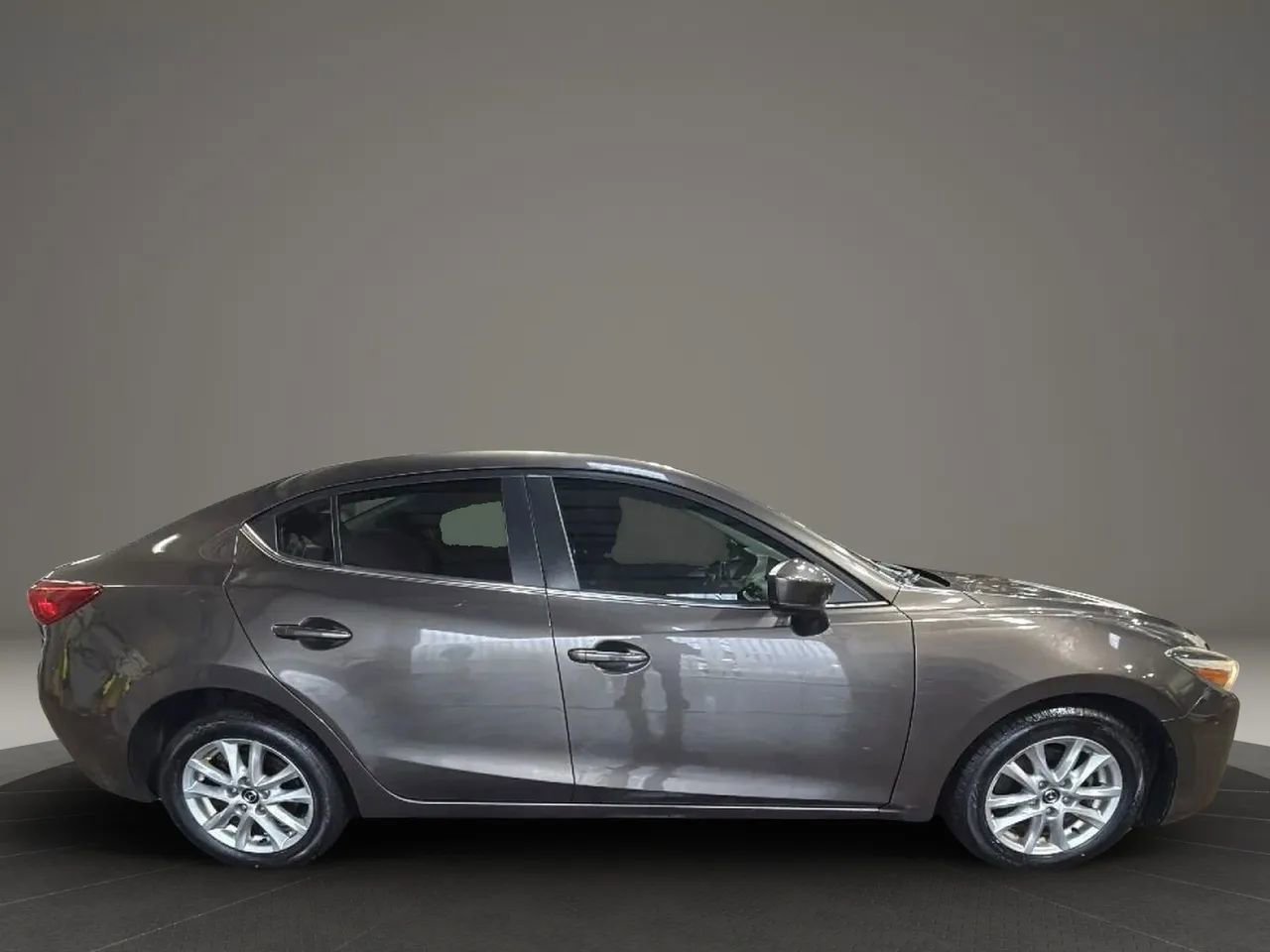 Used 2017 MAZDA MAZDA3 Sport w/ Preferred Equipment Package image 4