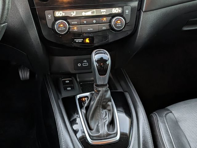 Used 2020 Nissan Rogue SL FWD image 13
