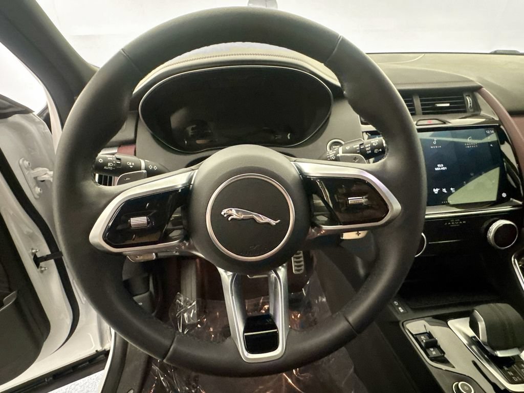 Used 2024 Jaguar E-PACE R-Dynamic SE AWD/4WD image 11
