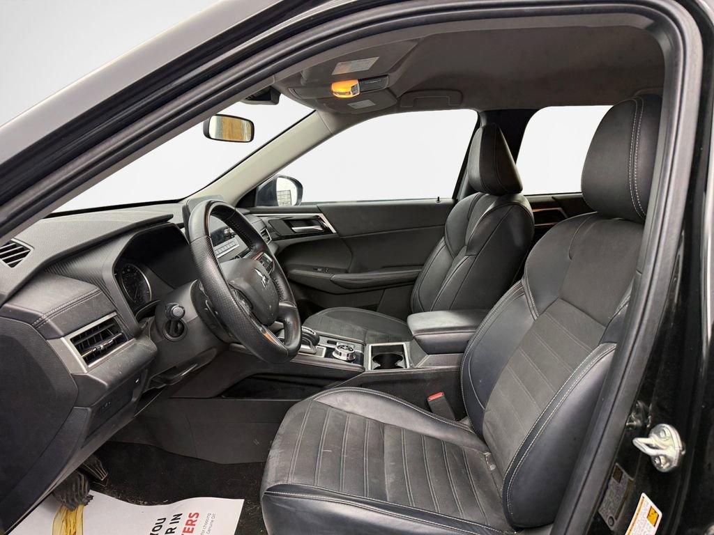 Used 2023 Mitsubishi Outlander SE AWD/4WD image 12