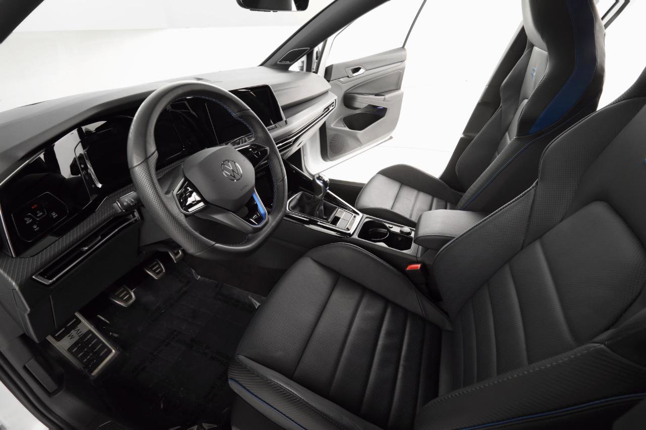 Used 2024 Volkswagen Golf R image 16