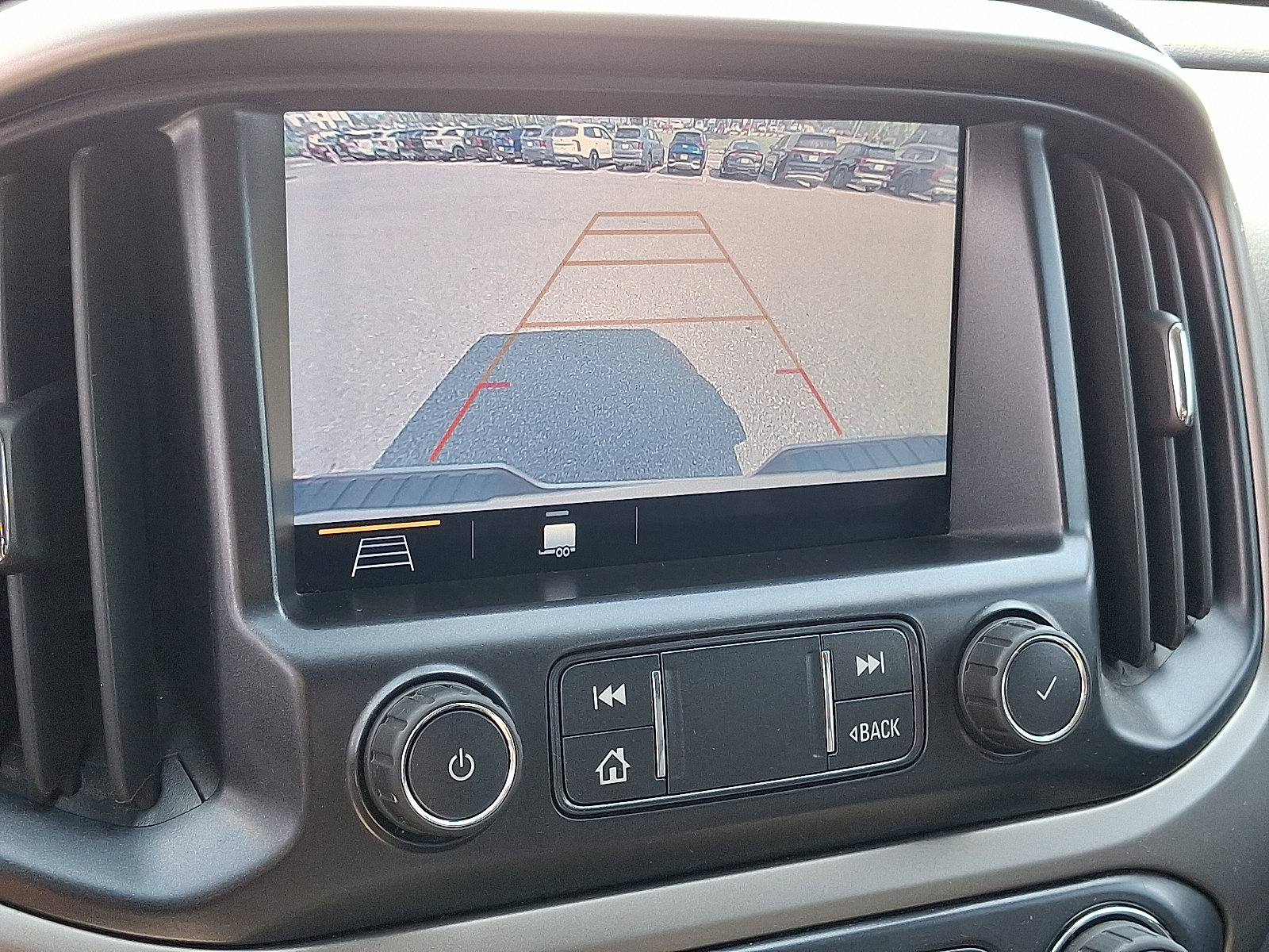 Used 2019 Chevrolet Colorado Z71 AWD/4WD image 18