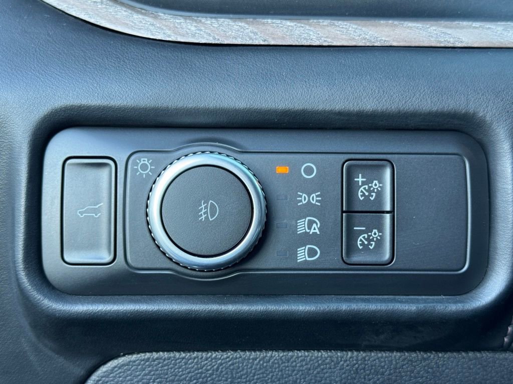 Used 2022 Ford Explorer Platinum w/ Equipment Group 601A image 18