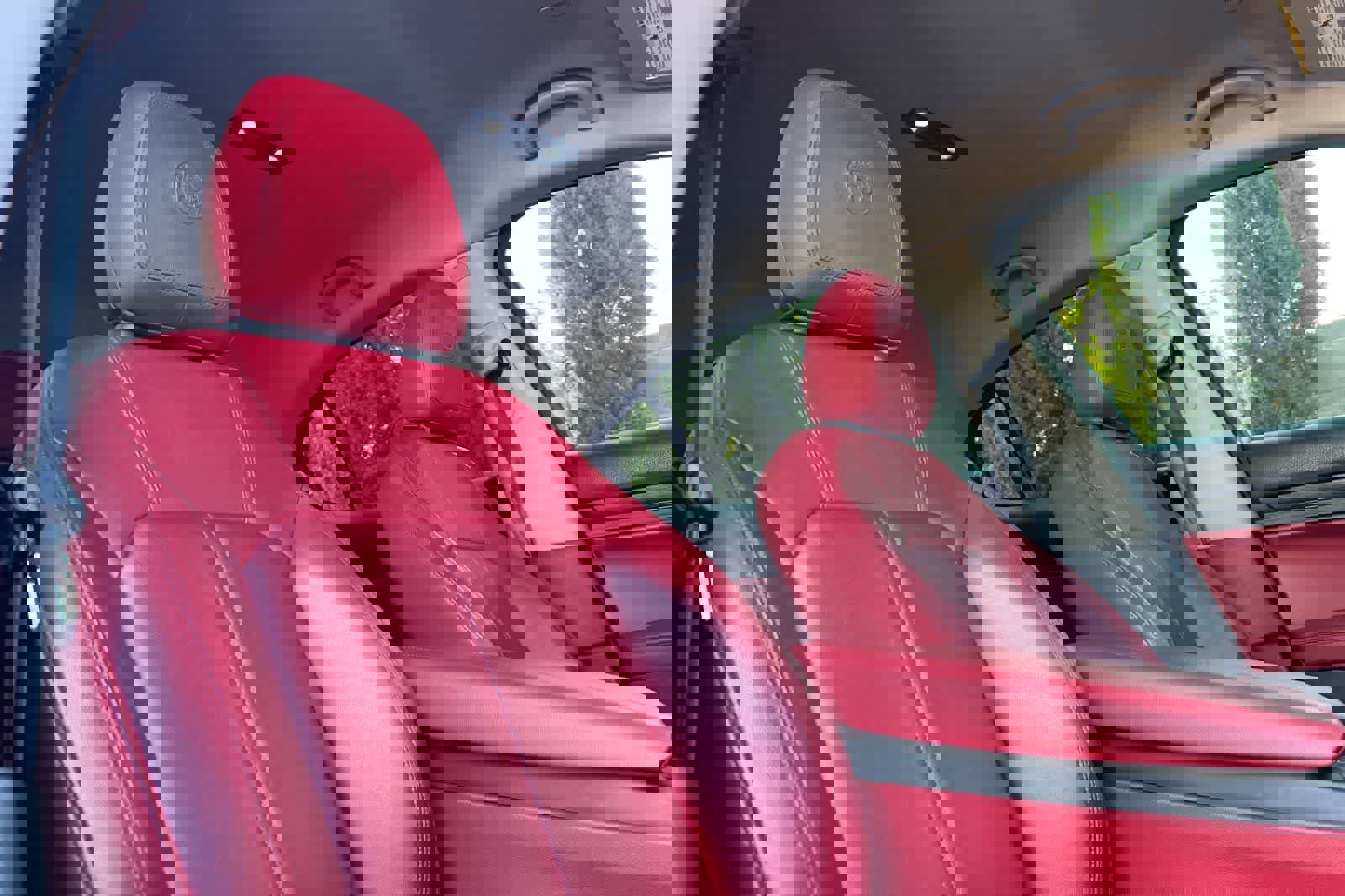 Used 2018 Alfa Romeo Stelvio image 19