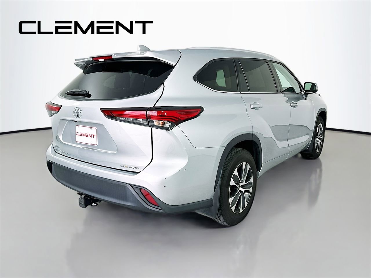 Used 2022 Toyota Highlander XLE AWD/4WD image 7