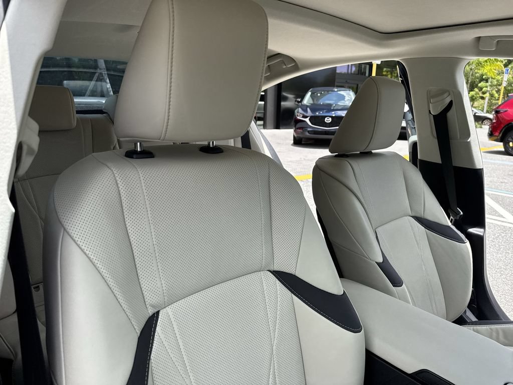 Used 2024 Lexus ES 300h Ultra Luxury w/ Accessory Package (Z2) FWD image 46