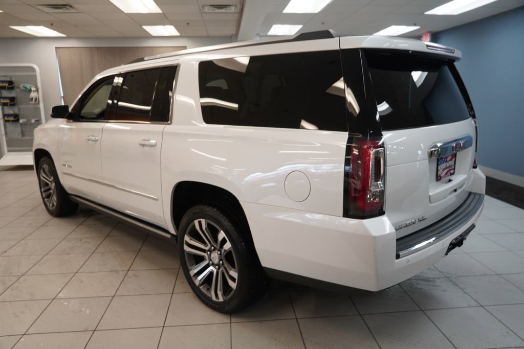Used 2020 GMC Yukon XL Denali w/ Denali Ultimate Package AWD/4WD image 12