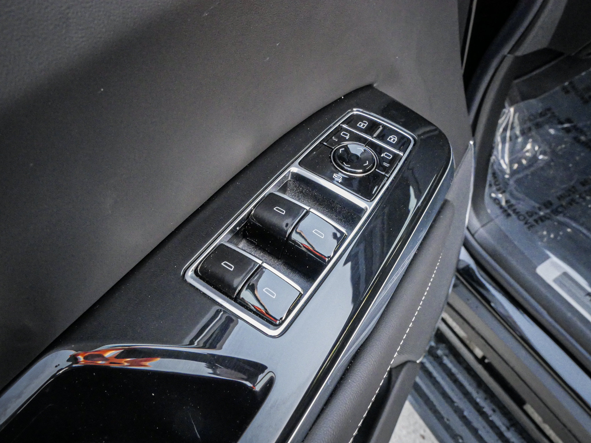 Used 2026 Cadillac Escalade V w/ LPO, ONYX Package AWD/4WD image 15