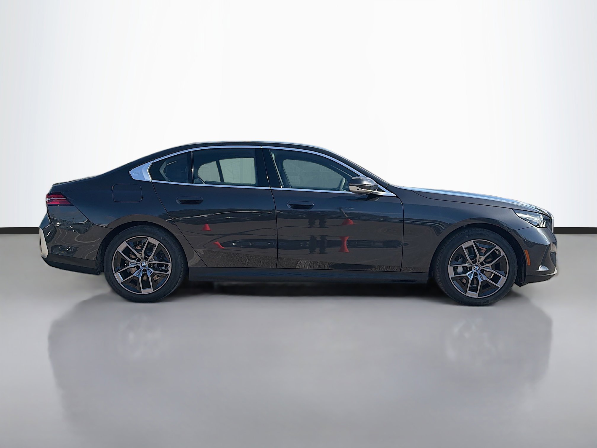 New 2026 BMW 530i w/ Convenience Package image 2
