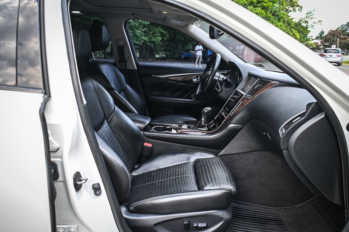 Used 2015 INFINITI Q50 AWD w/ Technology Package image 18