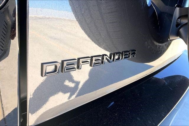 New 2026 Land Rover Defender 110 X-Dynamic SE image 9