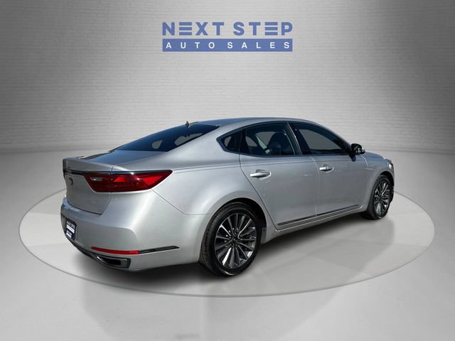Used 2017 Kia Cadenza Premium FWD image 8